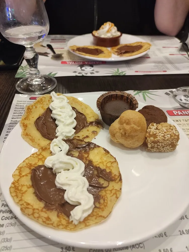 Crêpe Chocolat Chantilly Confiseries